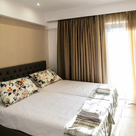 Island Dreams Rooms & Suites-2
